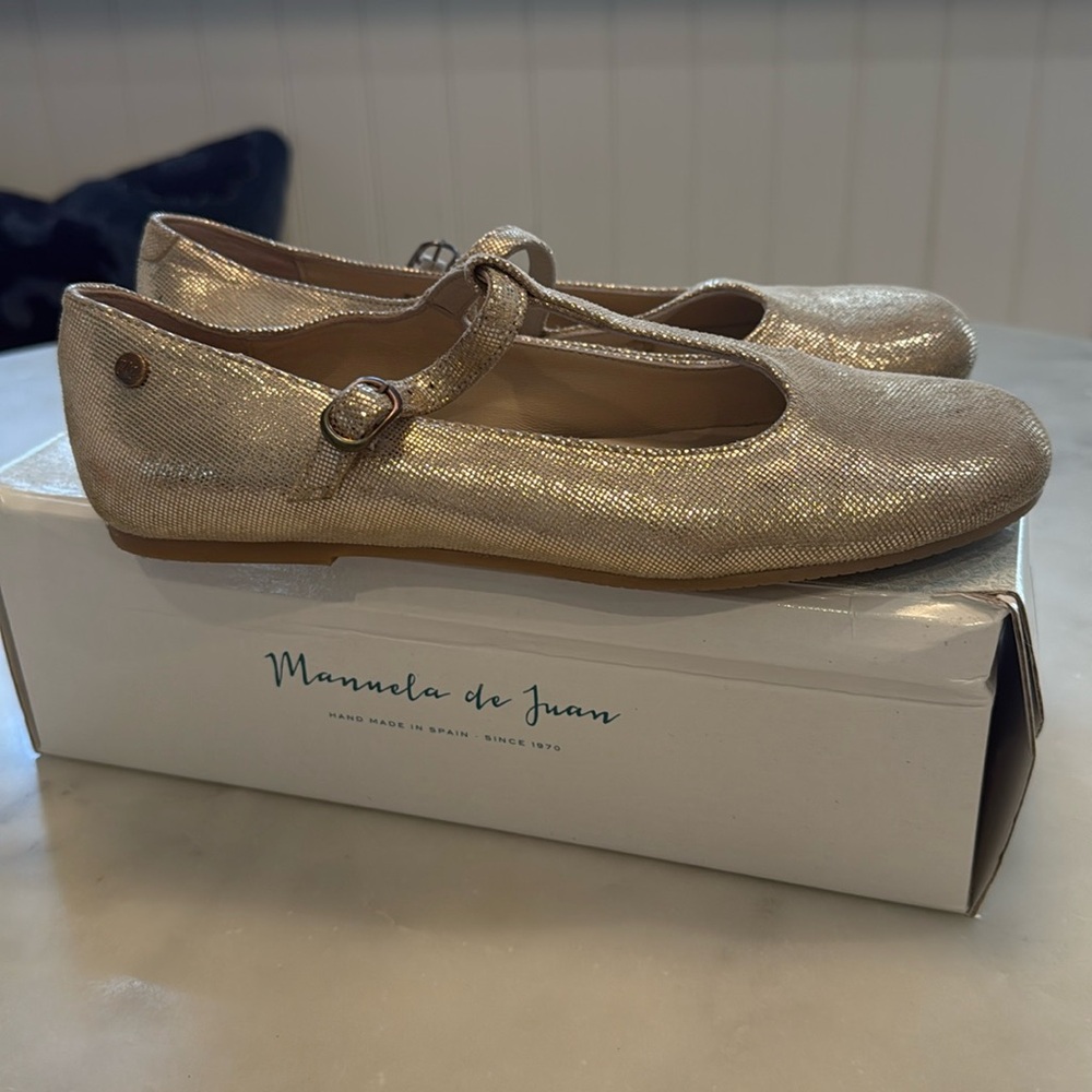 Manuela de Juan Sand Square Metal Charlotte dress shoe. Girls Size 36